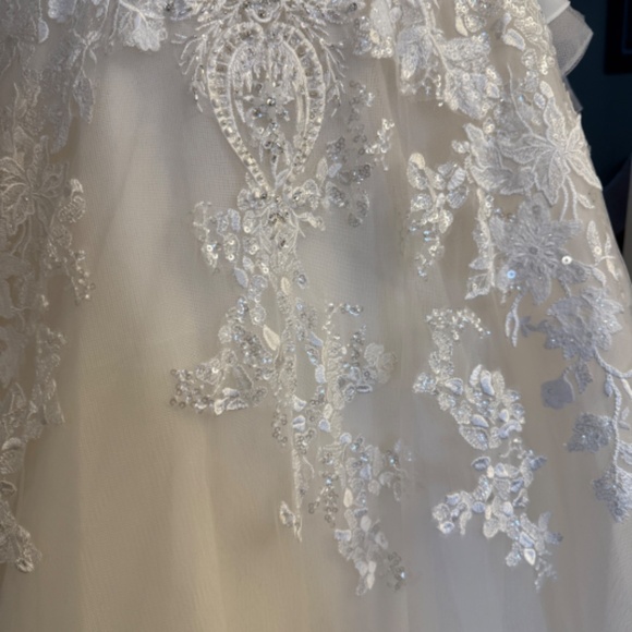 BRAND NEW Allure Bridal Wedding Ball Gown Size 8 - Picture 10 of 13